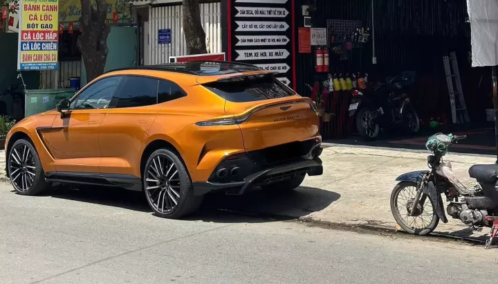 Aston Martin DBX 707 màu độc của doanh nhân Tp.HCM, giá hơn 23 tỷ đồng