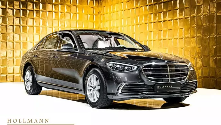 Cứ tưởng như Mercedes-Benz S-Class bình thường nhưng hóa ra chiếc xe này "đụng vào phỏng tay"
