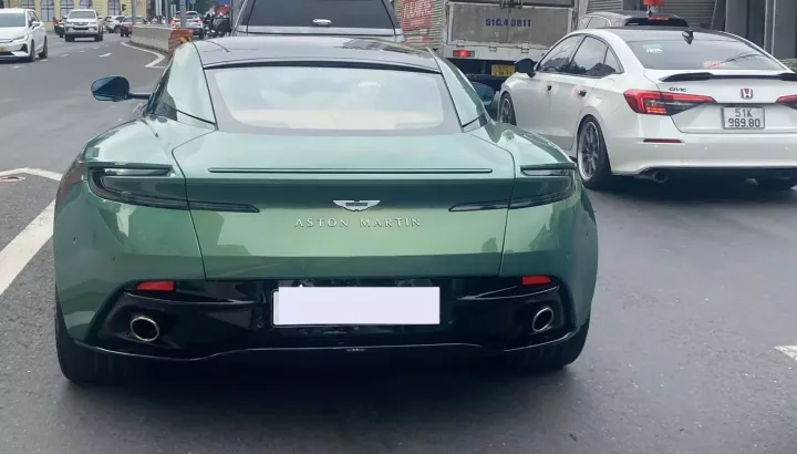 Aston Martin DB12 đầu tiên ở Thành phố Hồ Chí Minh lộ diện