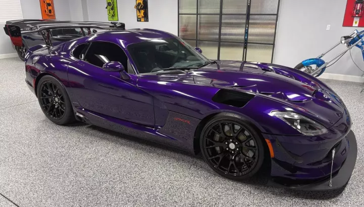 Chủ xe Dodge Viper này lời gấp đôi khi bán lại xe sau 10 năm trải nghiệm, Việt Nam có đúng 1 chiếc này