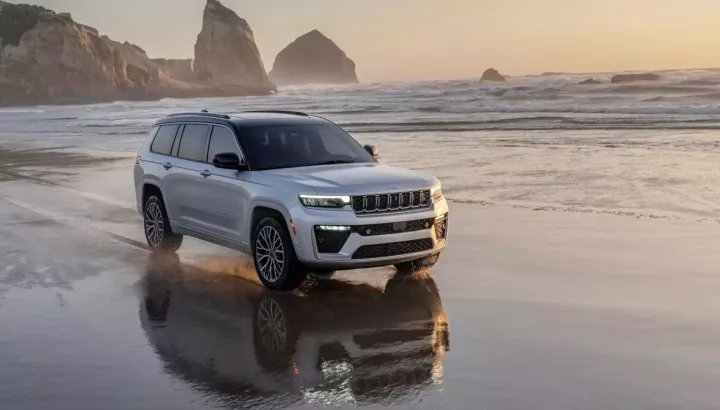 Cận cảnh Jeep Grand Cherokee 2026: Động cơ Hurricane có nhiều điều thú vị