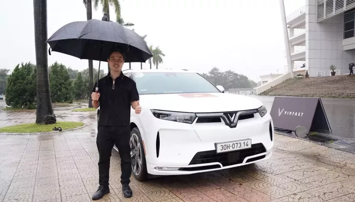 Doanh nhân Hà Nội nói về VinFast VF 9: Sang trọng, đẳng cấp và quá hời về chi phí