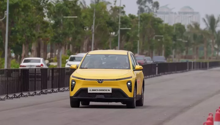 Doanh số xe MPV tháng 9/2025: Tân binh VinFast Limo Green vươn lên dẫn đầu phân khúc