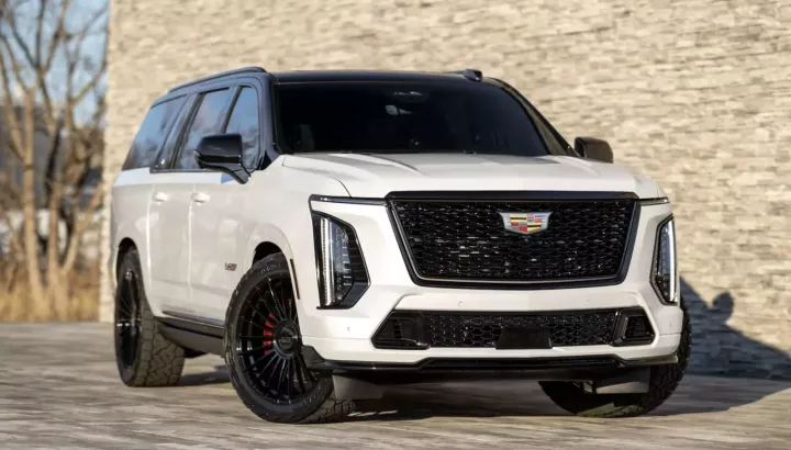 Tìm hiểu về chiếc xe Cadillac Escalade ESV 2025 có giá cao hơn cả Lamborghini Urus