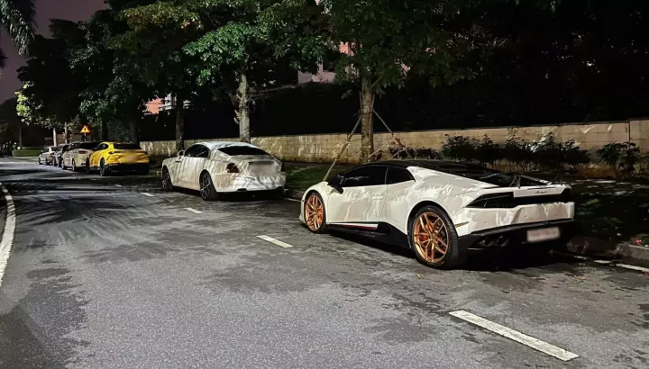 Dàn siêu xe và xe siêu sang đỉnh cao của tay chơi xe kín tiếng ở Tp.HCM