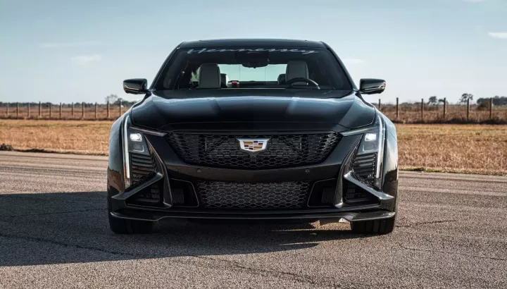 Bạn không đọc nhầm đâu vì chiếc Cadillac này bơm ra đến 1.000 mã lực, sử dụng cả hộp số sàn