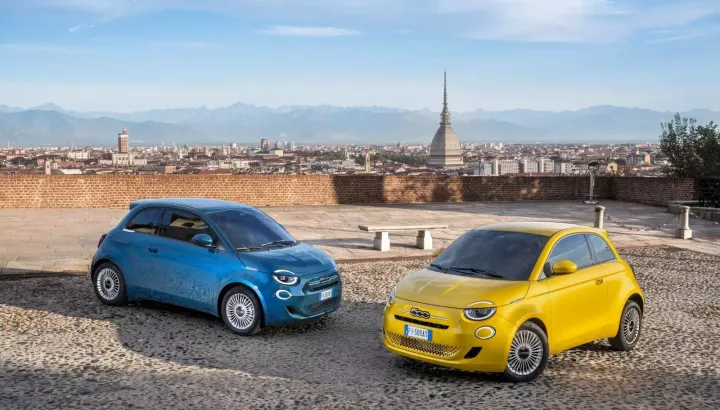 Chi tiết Fiat 500 Hybrid 2026: Công suất 64 mã lực, tăng tốc 0-100 km/h đến 16,2 giây, số sàn