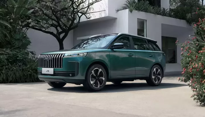 Omoda & Jaecoo Việt Nam công bố danh tính của 2 mẫu xe đầu tiên được lắp ráp tại nhà máy ở Hưng Yên