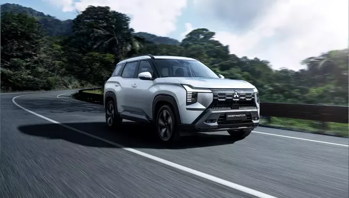 Chênh nhau 75 triệu đồng, hai phiên bản của Mitsubishi Destinator tại Việt Nam có gì khác biệt?