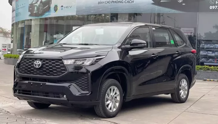 Toyota Innova Cross bản cắt trang bị lặng lẽ ra mắt Việt Nam, giá chỉ 730 triệu đồng