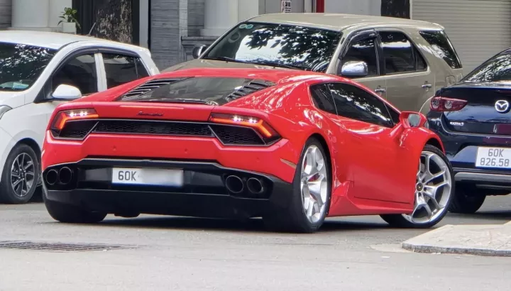 Lamborghini Huracan dẫn động cầu sau về Đồng Nai định cư, biển số hơn 100 triệu đồng