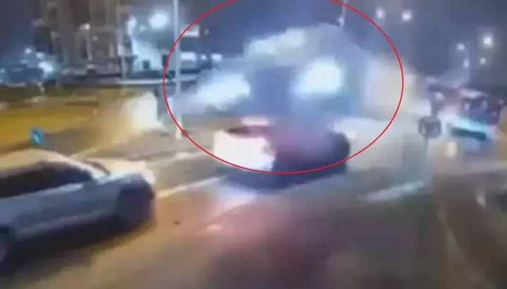 Video quay vụ tai nạn kinh hoàng này đã chứng tỏ xe sang Mercedes-Benz quả thực "đáng đồng tiền"