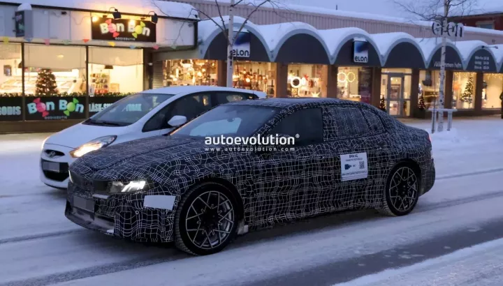 BMW i3 2027 được phát hiện tại Thụy Điển đang hoàn thiện hệ thống hỗ trợ lái xe