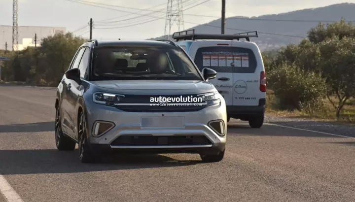 Volkswagen ID. Cross 2026 bản sản xuất bị bắt gặp trên đường