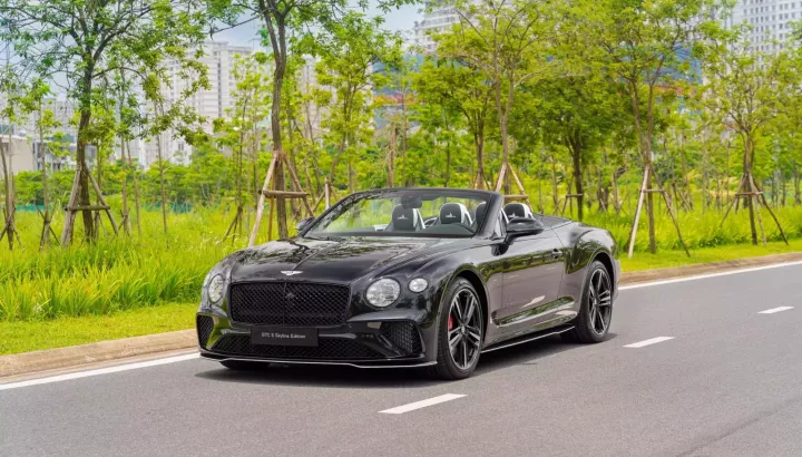 Cận cảnh Bentley Continental GTC S V8 Vietnam Skyline Edition độc bản tại Việt Nam