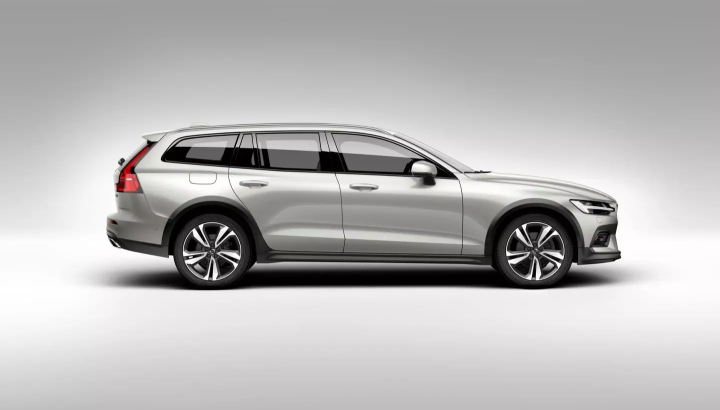 Volvo V60 Cross Country có giá gần 3 tỷ đồng tại Việt Nam đã bị khai tử ở Mỹ