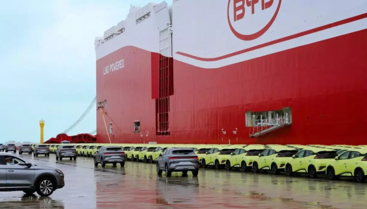 Xuất khẩu xe điện Trung Quốc bùng nổ khiến các thương hiệu phương Tây đau đầu tìm cách đối phó