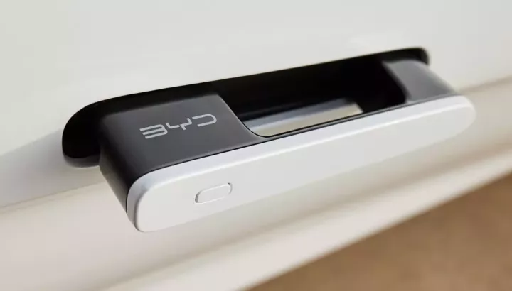 Tay nắm cửa thò thụt có thể sẽ sớm biến mất khỏi ô tô vì lệnh cấm này