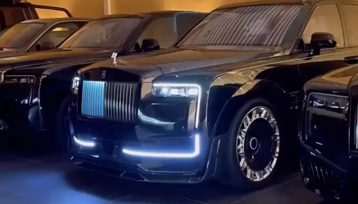 Chiếc Rolls-Royce Cullinan Astralis này chẳng khác gì mới được nhúng từ "nồi lẩu carbon" ra
