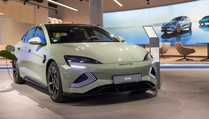 BYD đạt mục tiêu doanh số, sẵn sàng vượt Tesla để trở thành hãng xe điện lớn nhất thế giới trong năm 2025