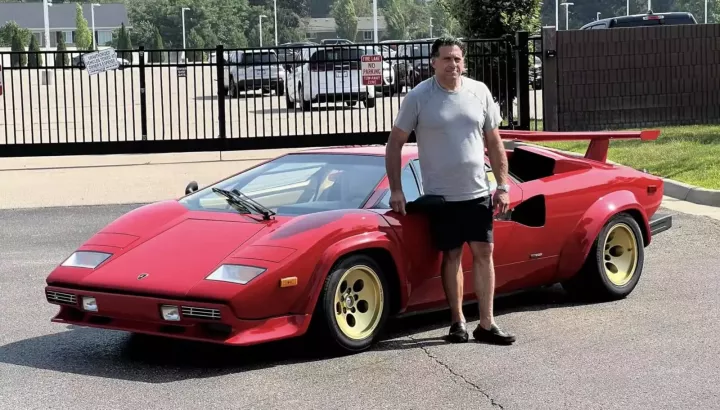 Được "ông bô" tặng lại chiếc Lamborghini Countach mua mới từ 1987, con trai có quyết định bất ngờ
