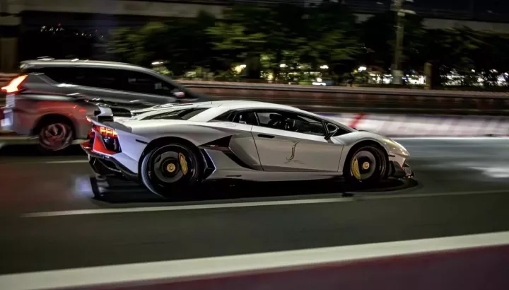 Lamborghini Aventador SVJ của đại gia Jacky có màu lạ đón năm mới