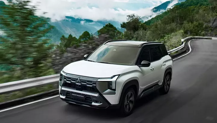 Doanh số SUV cỡ C tháng 12/2025: Tân binh Mitsubishi Destinator bám đuổi sát phía sau Mazda CX-5