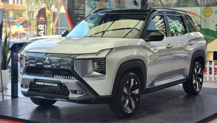 Mitsubishi Destinator "khan hàng" tại đại lý, người Việt khó nhận xe trước Tết Nguyên đán