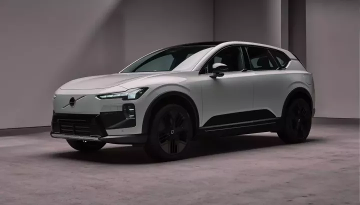 Cận cảnh Volvo EX60 Cross Country mới ra mắt, thách thức mới của Rivian R2