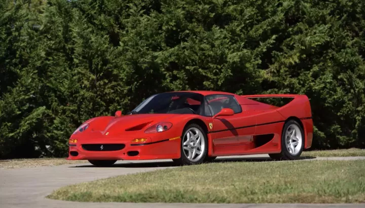 Ferrari F50 đời 1995 chỉ mới lăn bánh 406 km đã được ai đó mua với giá 320 tỷ đồng