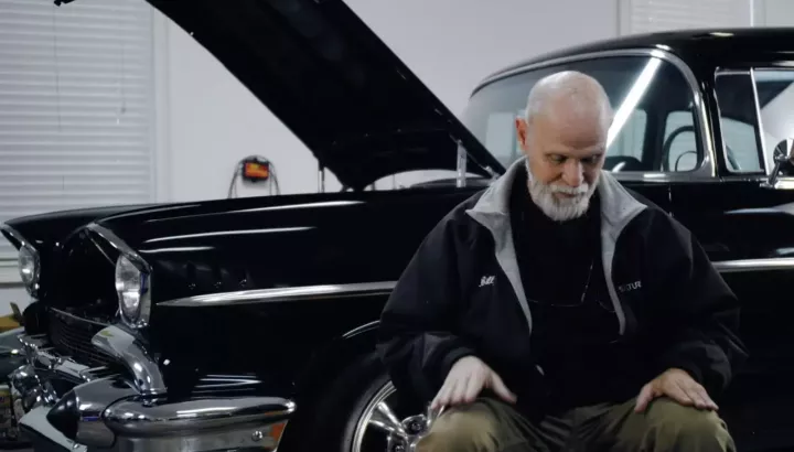 Mua Chevrolet 210 với giá 375 đô la lúc 16 tuổi, 58 năm sau, vẫn lái bạn già trên mọi nẻo đường