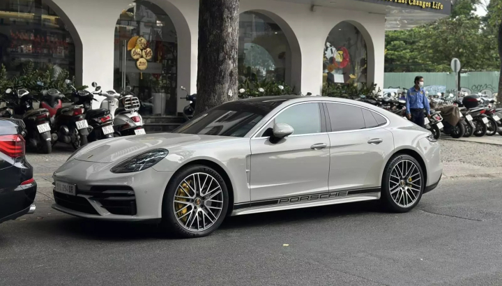 Mãnh thú Porsche Panamera Turbo S từng được "Qua" Vũ đập hộp 15 tỷ nhưng chưa lái lần nào đã bán