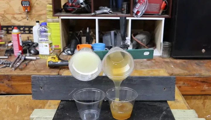 Có dùng dầu thực vật thay cho dầu nhớt động cơ được không?