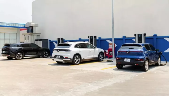 Không phải hết năm 2028 mà xe điện VinFast được miễn phí sạc đến tháng 2/2029