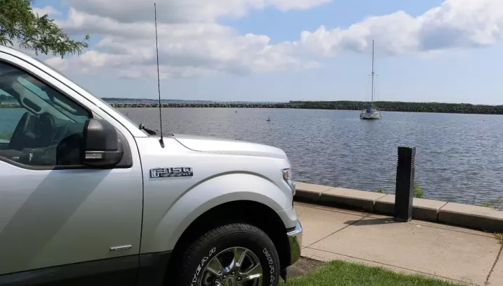 Vì sao ô tô ngày nay không còn dùng ăng-ten dài như trước?