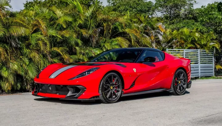 Siêu xe Ferrari 812 Competizione A dành cho khách VIP là khoản đầu tư "chỉ có thắng"
