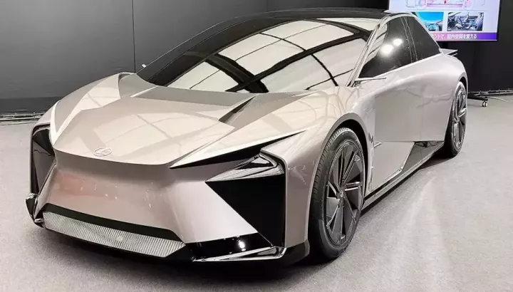 Lexus IS thế hệ mới sẽ ra mắt vào năm sau, lột xác thành xe điện với tầm hoạt động lên đến 1.000 km