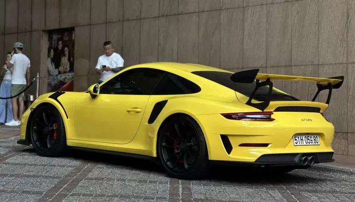Porsche 911 GT3 RS màu vàng Racing Yellow độc nhất Việt Nam