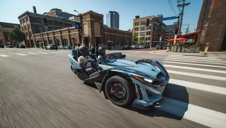 Phiên bản Polaris Slingshot Signature Edition 2026 mang đến cảm giác như một sự trở lại đầy bất ngờ và đắt đỏ