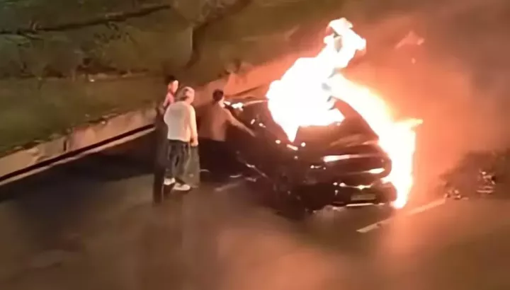 Chủ xe Xiaomi tử vong sau tai nạn: báo cáo cho thấy cửa không thể mở do mất điện