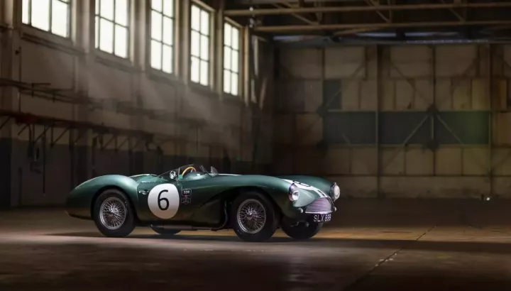 Aston Martin DB3S năm 1955 này đang chờ đại gia đến rước