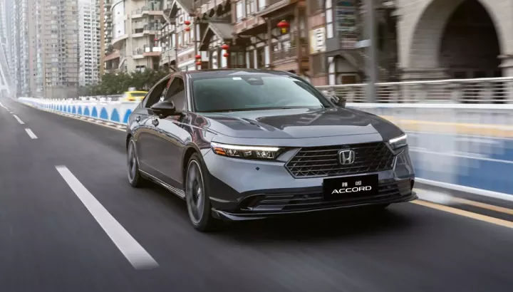 Honda Accord giảm giá đến 350 triệu đồng vì khách hàng trung niên không còn mặn mà