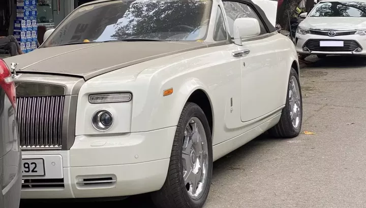 Rolls-Royce Phantom Drophead Coupe gần 16 năm tuổi của doanh nhân Hà Nội tái xuất