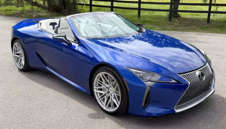 Tay trống nổi tiếng của Aerosmith thanh lý Lexus LC 500 Convertible chỉ sau 2 năm sở hữu