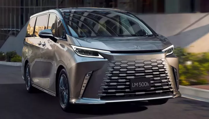 Lexus LM500h 2026 trình làng với những thay đổi nhỏ đến mức khó nhận ra nhưng giá vẫn tăng
