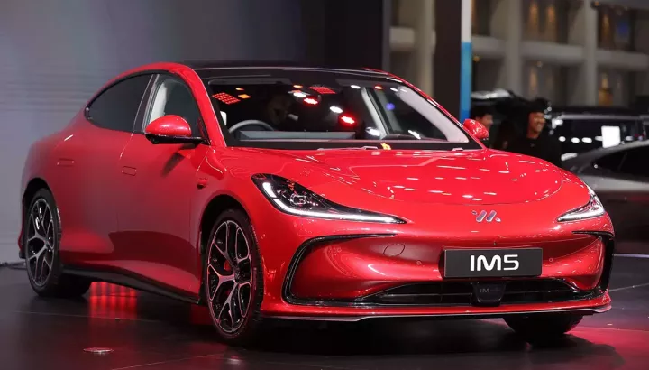 MG IM5 chính thức ra mắt Thái Lan, nằm chung phân khúc với Toyota Camry và Mazda 6e