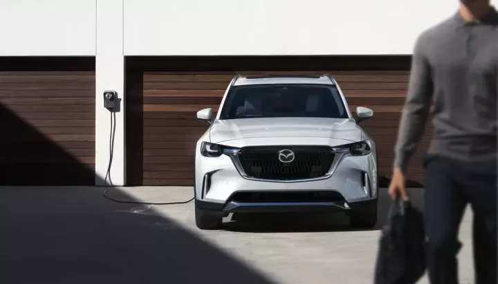 Xe sắp bán ở Việt Nam Mazda CX-90 liên tục bị lỗi, chủ xe kiện hãng