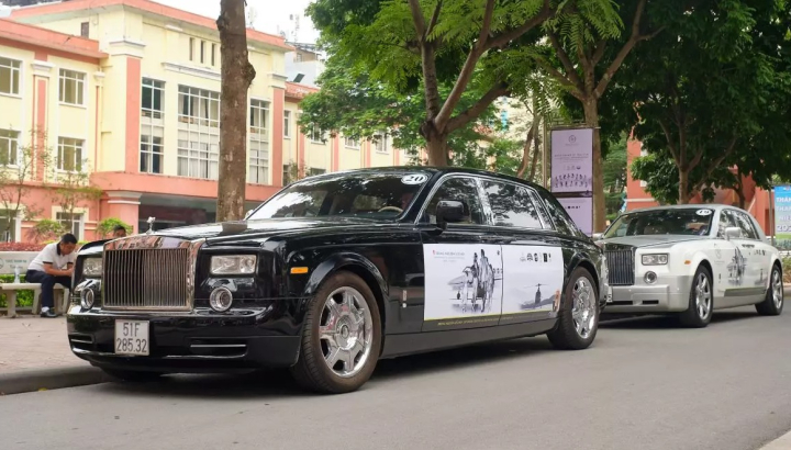 Cặp đôi Rolls-Royce Phantom hơn 20 năm tuổi vẫn băng đèo xuyên Việt ầm ầm