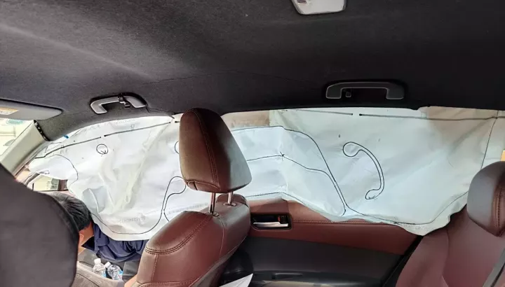 Vụ chiếc Corolla Cross bung túi khí khi đi cạnh xe tải bị nổ lốp: Toyota Việt Nam lên tiếng giải thích