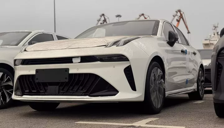 Lynk & Co 03 xuất hiện tại Việt Nam trước ngày ra mắt, chuẩn bị cạnh tranh Mazda3 và Honda Civic